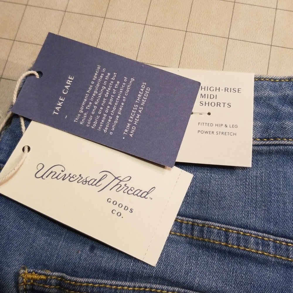 NWT Universal Thread High Rise Midi Jean Shorts size 00 - Picture 4 of 8